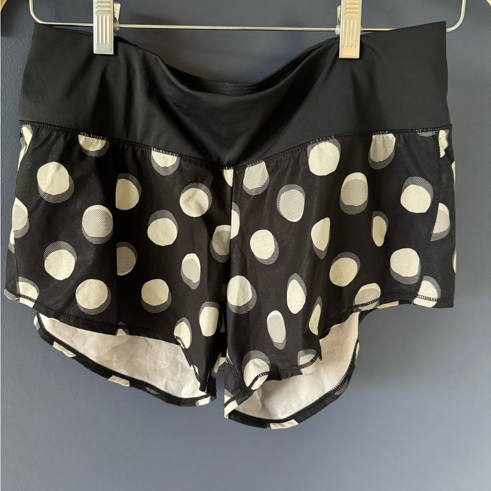 Oiselle ROGA SHORTS DARING DOTS PRINT / 6